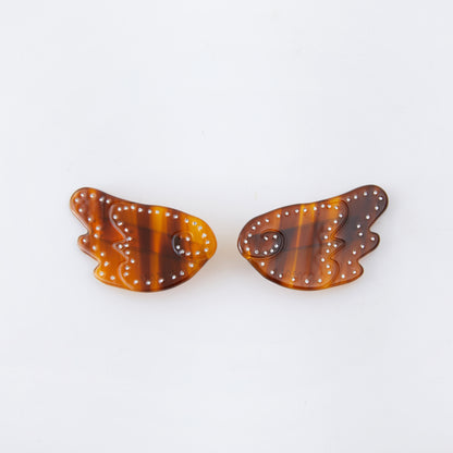 The Winged Clips in Oak